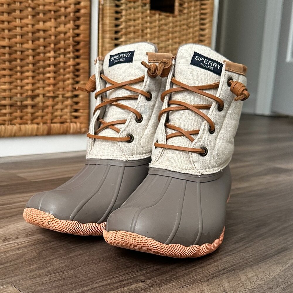 Saltwater Pop Outsole Duck Boot - Linen/Rose - Size 8 - EUC